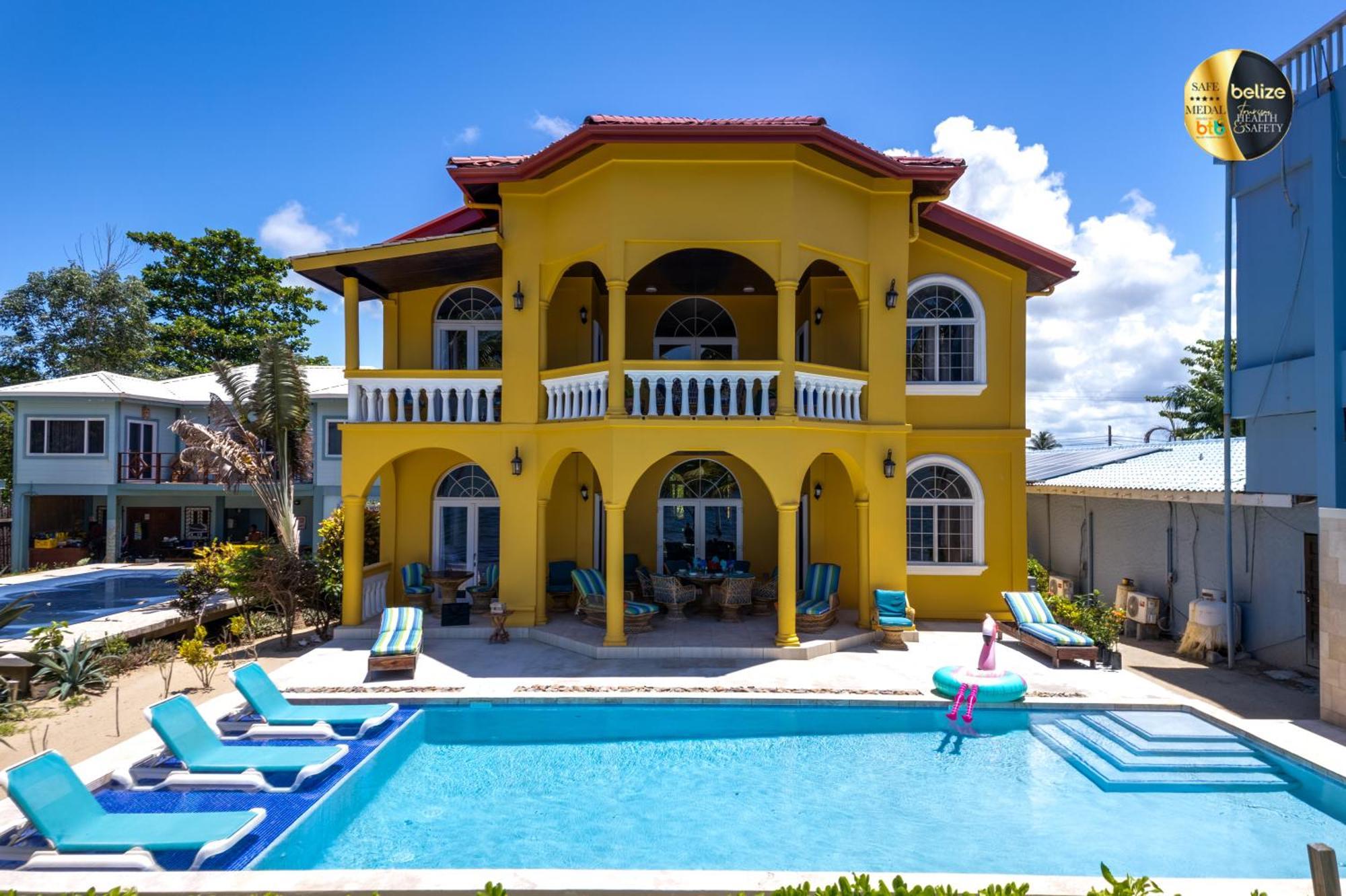Blue Parrot Beach House And Villas Hopkins Exterior photo