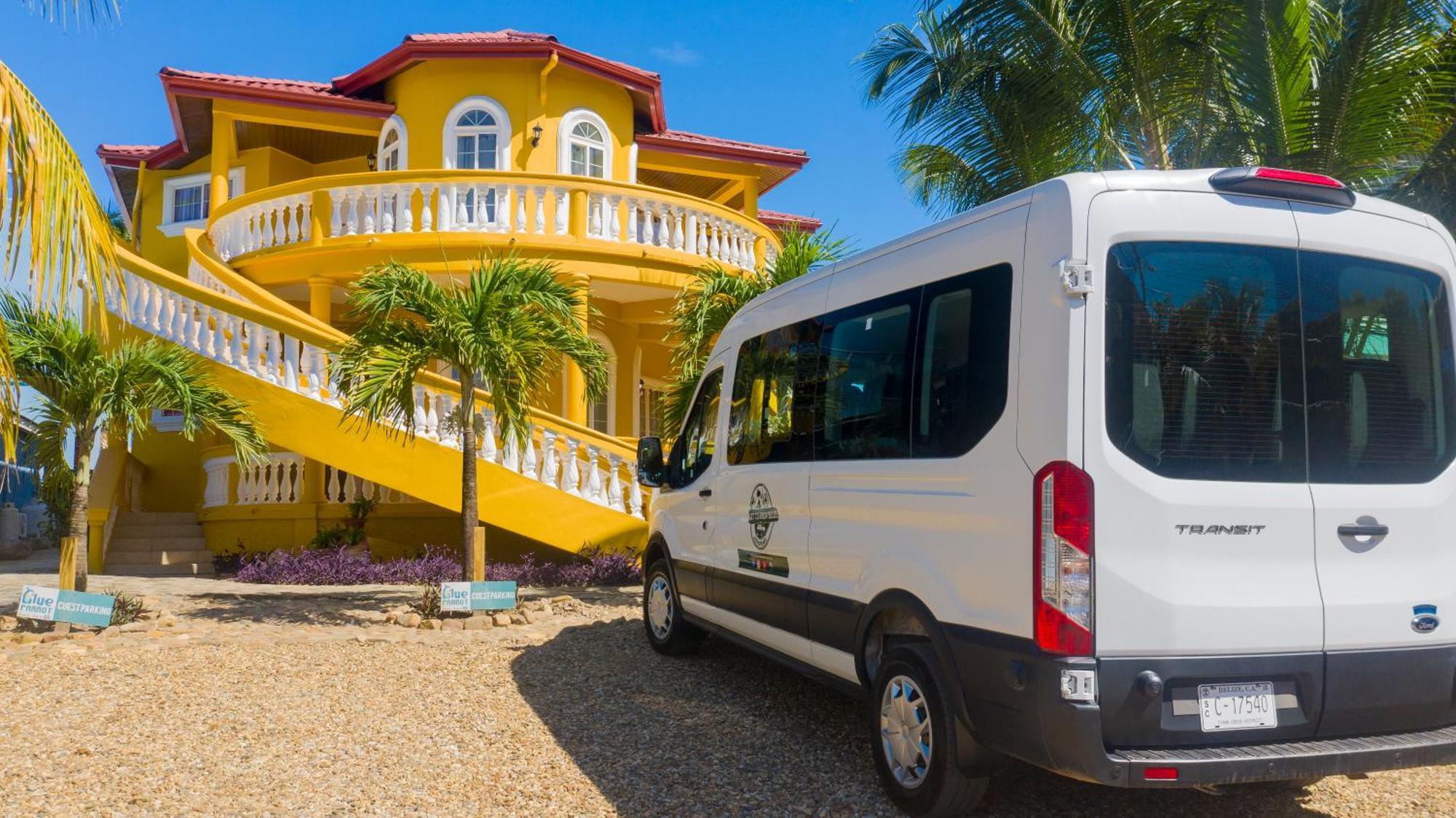 Blue Parrot Beach House And Villas Hopkins Exterior photo