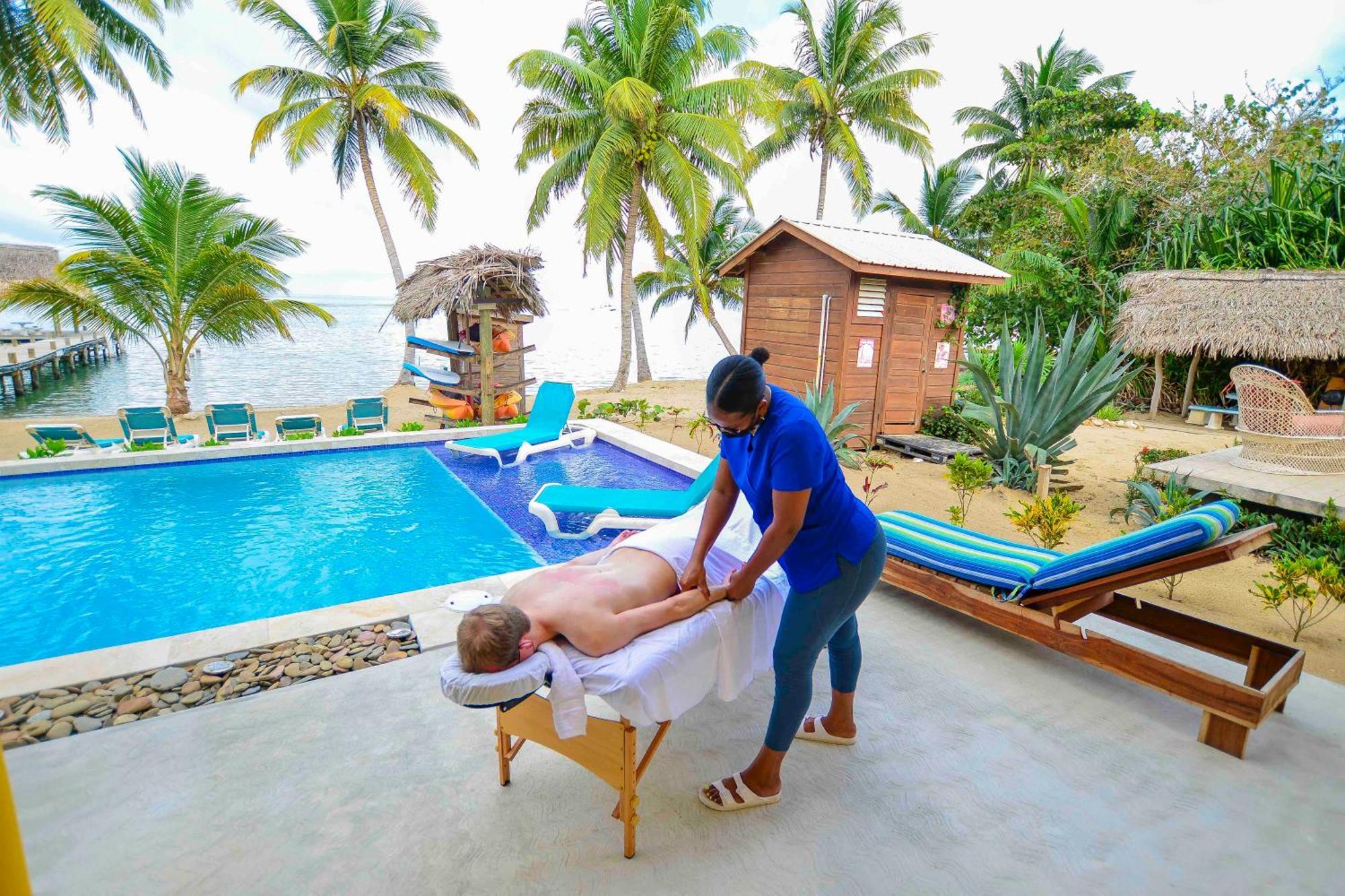 Blue Parrot Beach House And Villas Hopkins Exterior photo