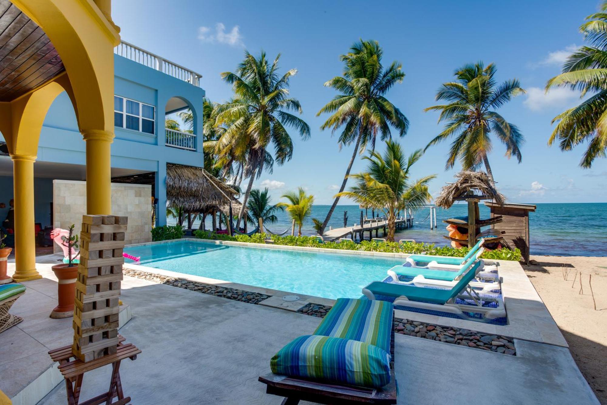 Blue Parrot Beach House And Villas Hopkins Exterior photo