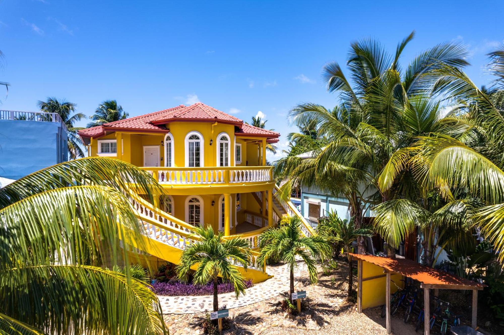Blue Parrot Beach House And Villas Hopkins Exterior photo