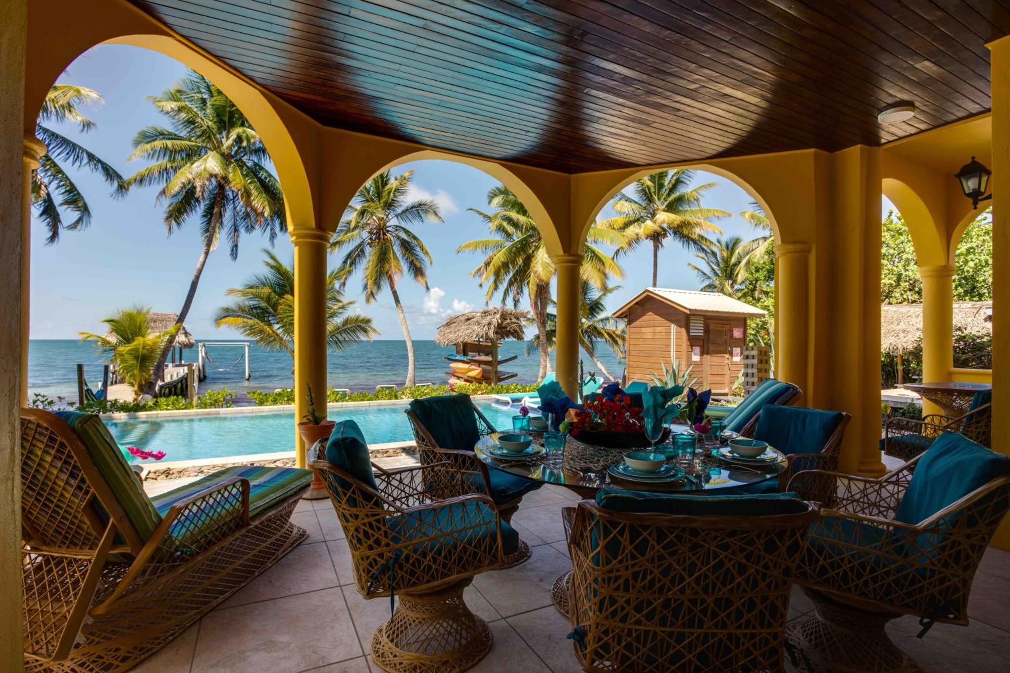 Blue Parrot Beach House And Villas Hopkins Exterior photo
