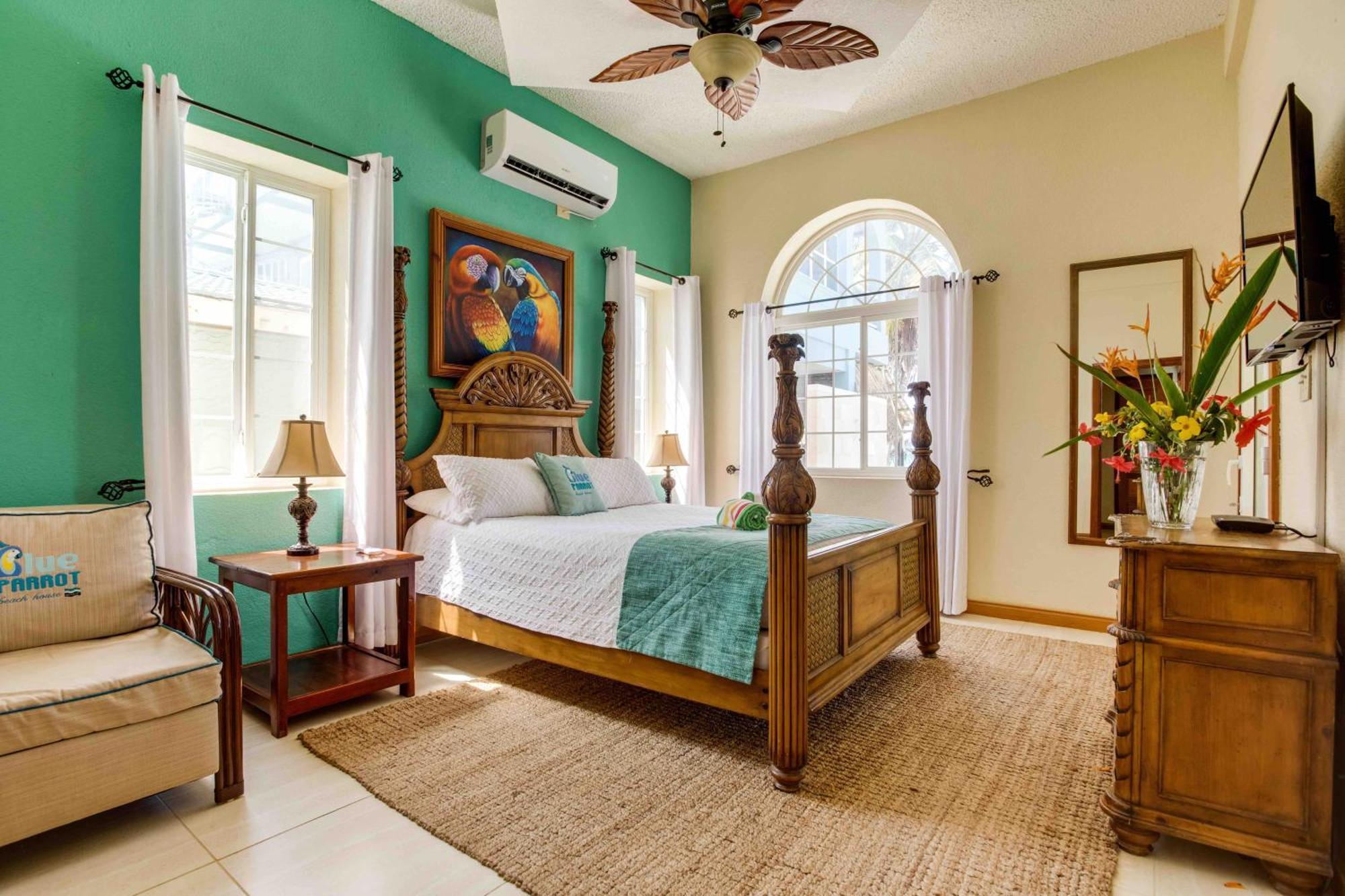 Blue Parrot Beach House And Villas Hopkins Exterior photo